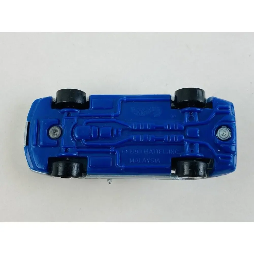 Hot Wheels BMW 850i Toy Car Moon Roof Concealed Headlights Blue 3